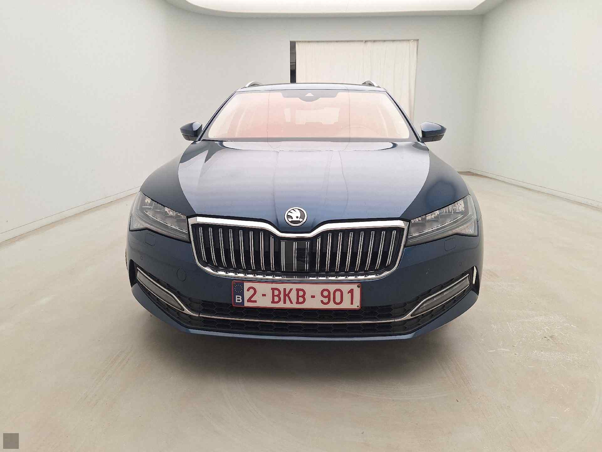 Slika vozila &Scaron;KODA Superb
